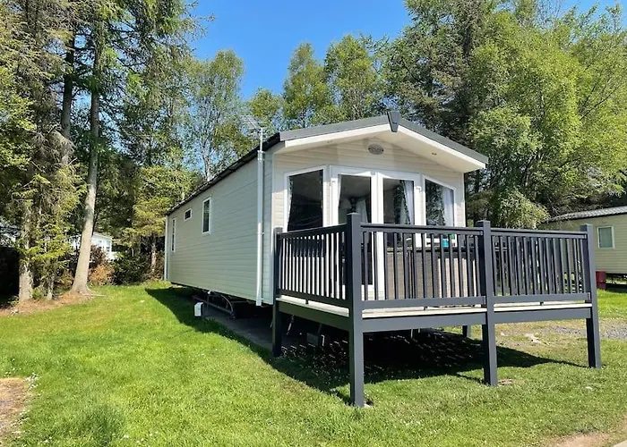 The Warrens - 2 Bed Caravan For 4 & Private Hot Tub