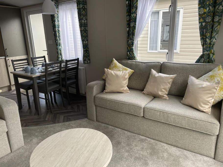 Apartment The Warrens - 2 Bed Caravan For 4 & Private Hot Tub